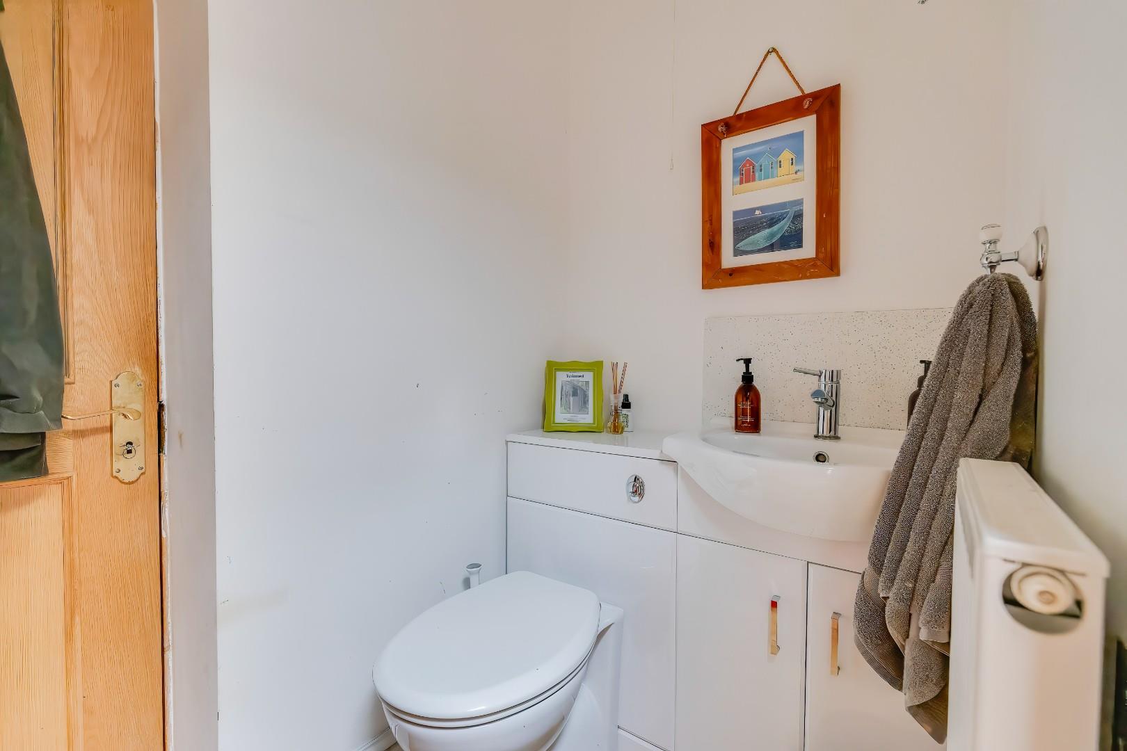 76 South Road, Sully, CF64 5SL